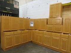 Regal Oak Kitchen Cabinet Set 10'x14'x10'