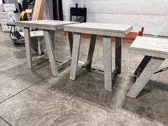 Carynhurst Table(3x$)