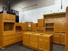 Assembled Regal Oak Kitchen Cabinet Set 10'x16'x10'