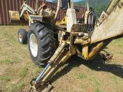 International 260 Backhoe/Loader