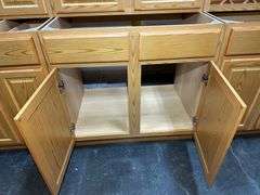Assembled Regal Oak Kitchen Cabinet Set 10'x16'x10'