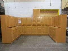 Regal Oak Kitchen Cabinet Set 10'x14'x10'