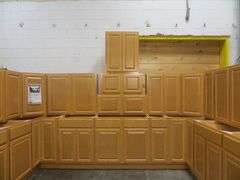 Regal Oak Kitchen Cabinet Set 10'x14'x10'