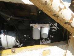 International 260 Backhoe/Loader