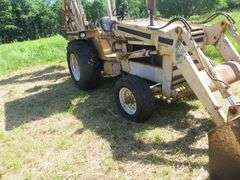 International 260 Backhoe/Loader