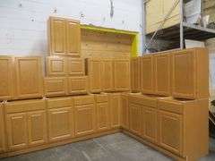 Regal Oak Kitchen Cabinet Set 10'x14'x10'