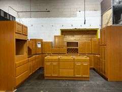 Assembled Regal Oak Kitchen Cabinet Set 10'x16'x10'
