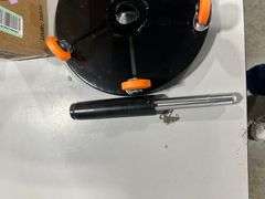 WEN 300-Pound Capacity Pneumatic Rolling Mechanic Stool