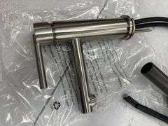 Brushed Nickle Single Hole Single Handle Bathroom Faucet