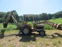 International 260 Backhoe/Loader