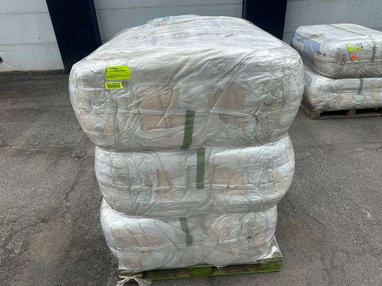R-25 Unfaced Bagged Fiberglass Insluation