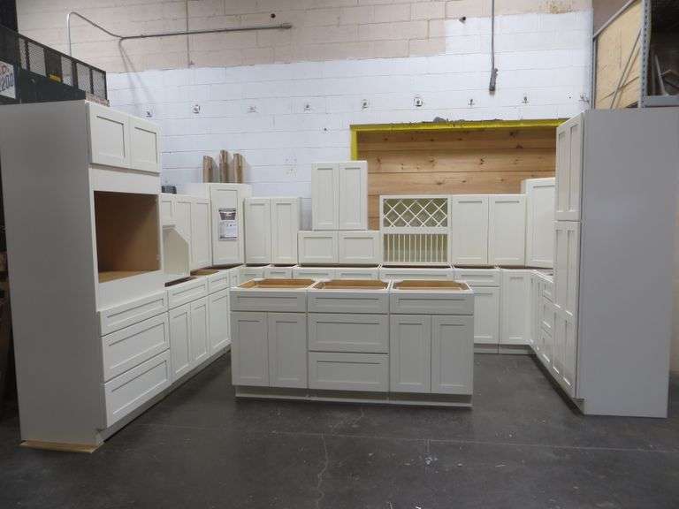 Arcadia Linen Kitchen Cabinet Set 10'x16'x10'