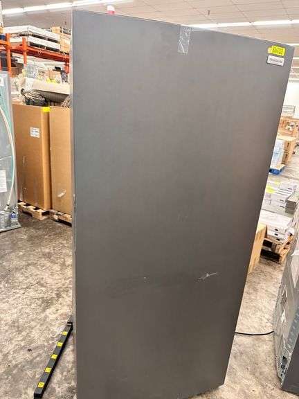 33 Inch Wide 20 Cu. Ft. Free Standing Upright Full Size Freezer