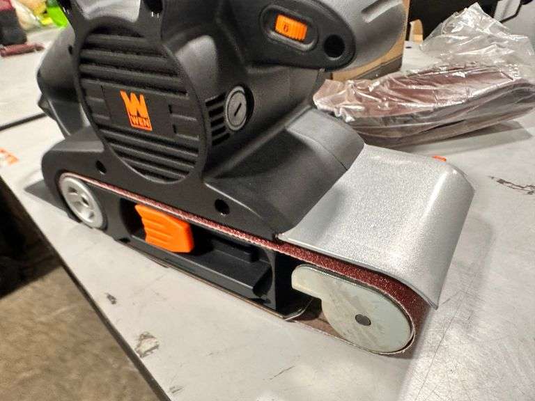 WEN 4"x 24" variable Speed Handheld Belt Sander
