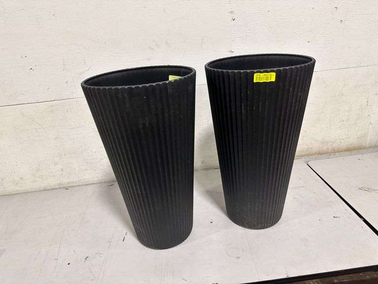 Veradek,Demi 26 in. Black Round Plastic Planter (2x$)