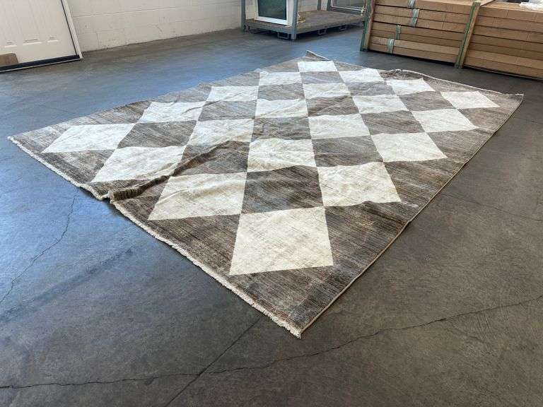 Area Rug 9'x12'