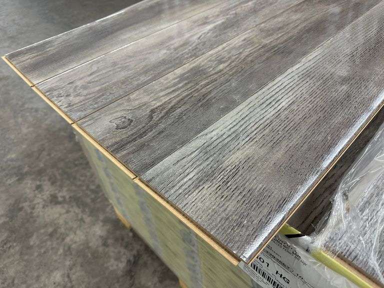 Silverado Trail Laminate Flooring 8MMx7"x51"
