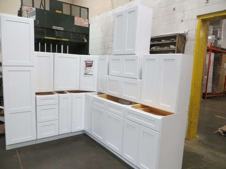 Arcadia White Kitchen Cabinet Set 10'x12'