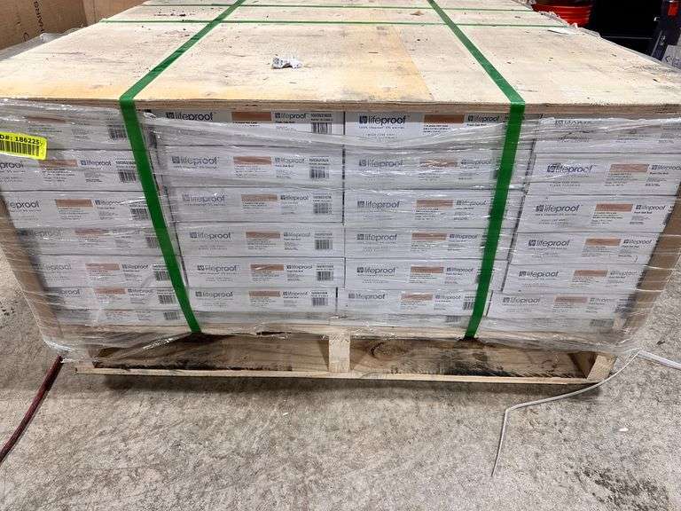 Lifeproof Fresh Oak 6 MIL x 8.7 in. W x 48 in. L Click Lock Vinyl Plank Flooring