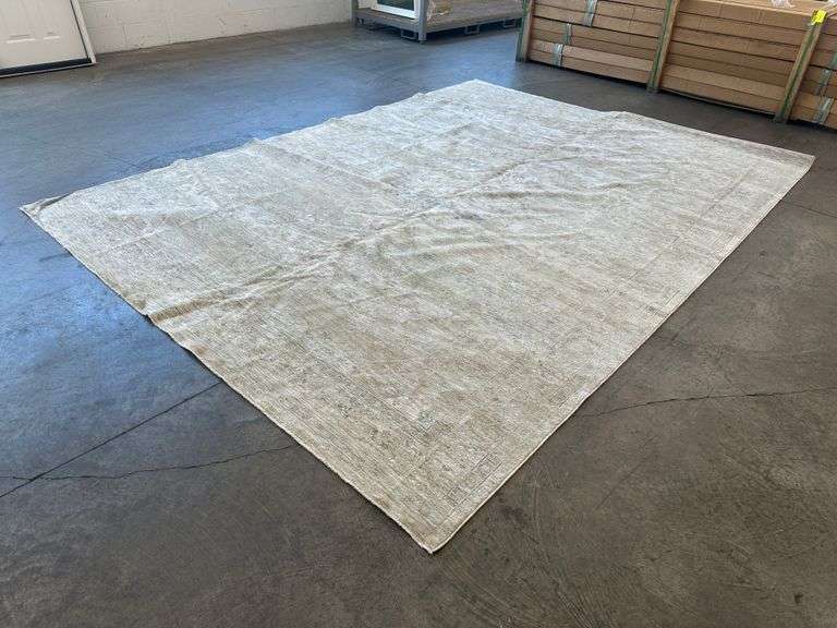 Area Rug 9'x12'