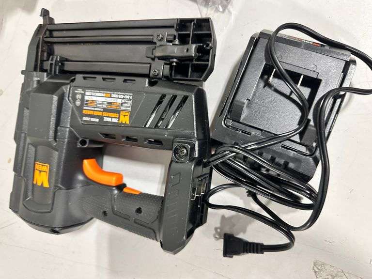 20V Max 18-Gauge Cordless Brad Nailer