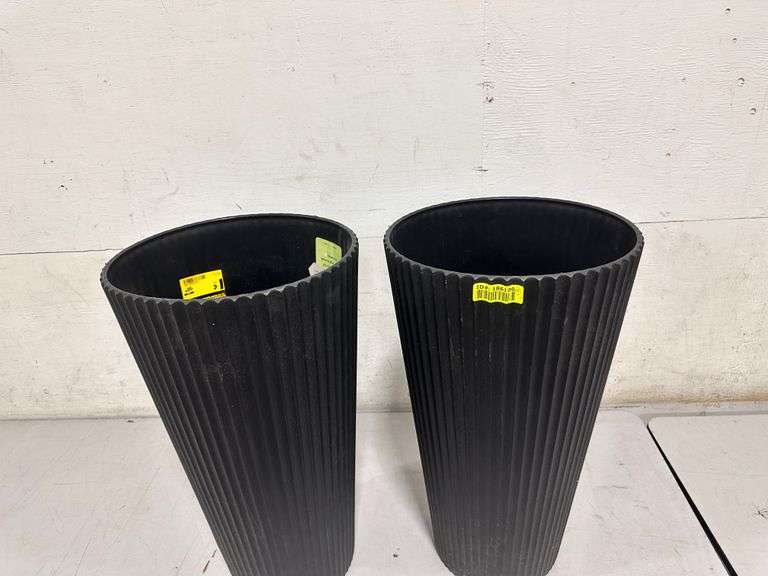 Veradek,Demi 26 in. Black Round Plastic Planter (2x$)