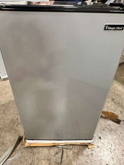 Magic Chef 4.4 cu. ft. Mini Fridge in Stainless Steel Look without ...