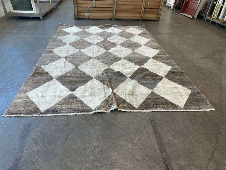Area Rug 9'x12'