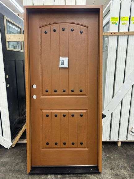 Medium Walnut, Ext Fiberglass, 200PP Plank Panel W/Clavos, 36"x80" RH