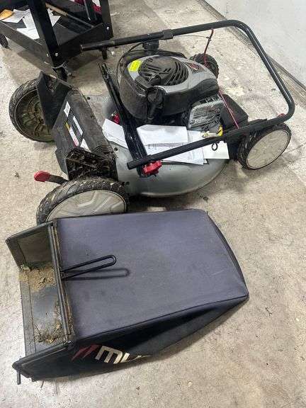 21 in. 140 cc Briggs and Stratton Walk Behind Gas Push Lawn Mower