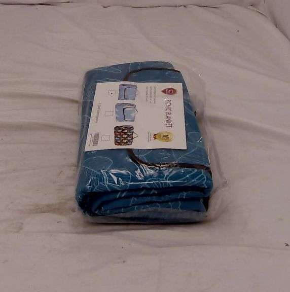 PURE PROTECTOR Picnic Blanket, Waterproof, Durable Handy Beach Picnic Lawn Mat with Strap for Campin