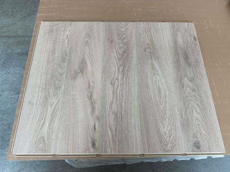 Haybridge Oak Laminated Flooring 10mmx7"x25"