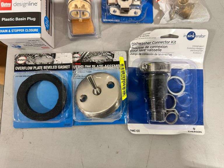 Assorted Bathroom Hardware