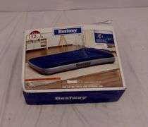 BestwayÂ® Tritech Air Mattress Full 12 with Built-in AC Pump