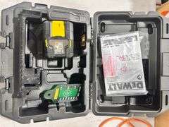 DEWALT 20V Green Cross Line Laser Level (Tool-Only)