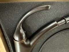 Antique Bronze Single Handle Pull-Out Kitchen Faucet