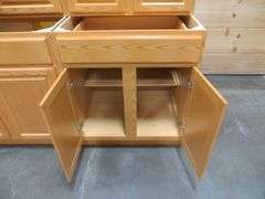 Regal Oak Kitchen Cabinet Set 12'x15'