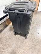 toter 64 Gal Trash Can