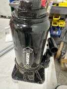 Husky 30 Ton bottle Jack
