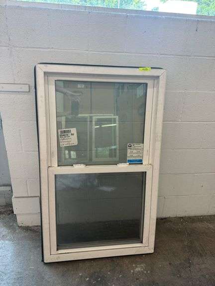 White Vinyl Double Hung Window 27 3/4x45 3/4"