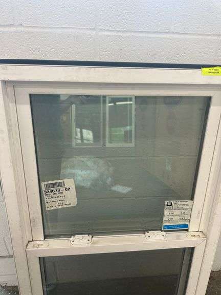 White Vinyl Double Hung Window 27 3/4x45 3/4"