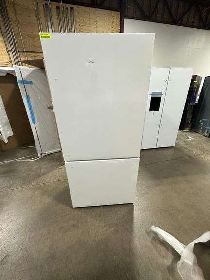 31 Inch Freestanding Bottom Freezer Refrigerator with 17.2 cu. ft. Total Capacity, Total No Frost Te