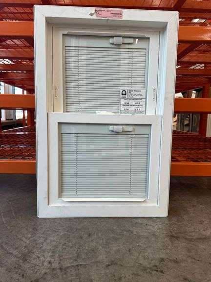 White Vinyl Double Hung Window With Mini Blinds 20"x30"