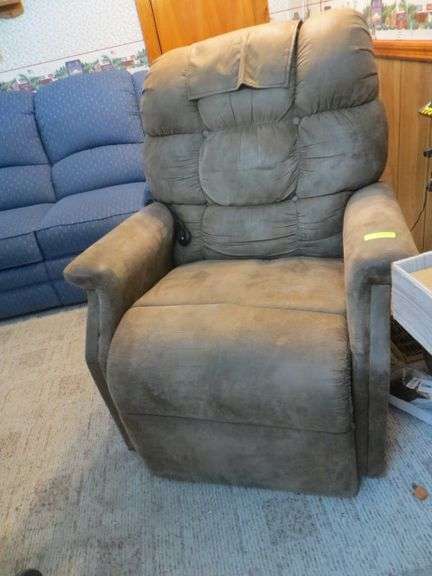 Power Lift Recliner w/ Heat & Massage