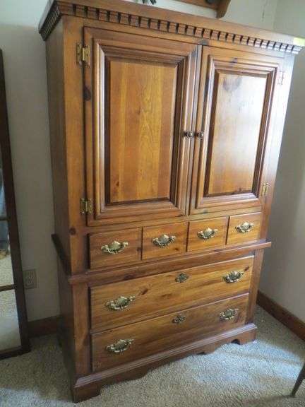 Heavy Pine Chest of Drawers - 64x42x19"