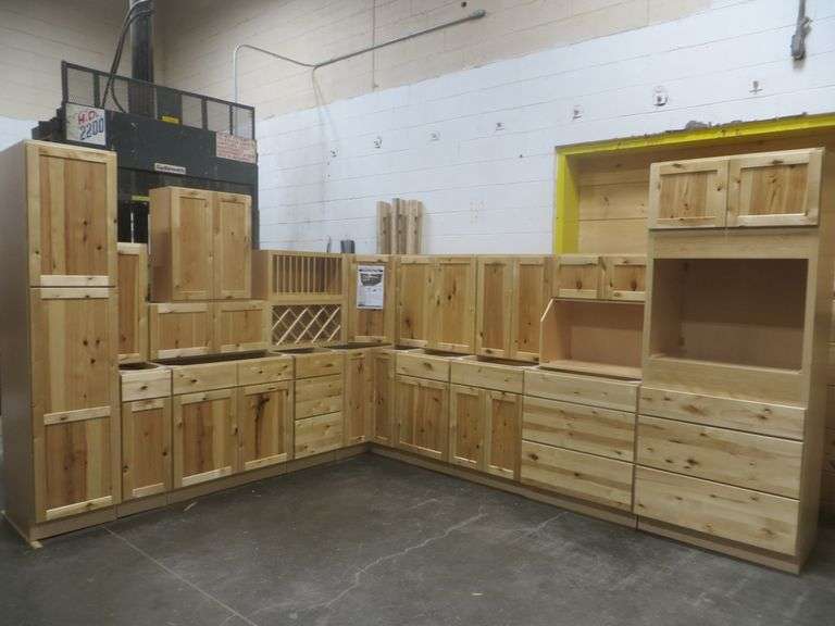 Frontier Shaker Kitchen Cabinet Set 12'x15'