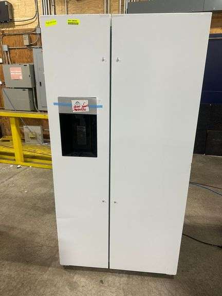 FORNO Espresso Salerno 36" 20 cu. ft. Side-By-Side Refrigerator with Water and Ice Dispenser in Whit