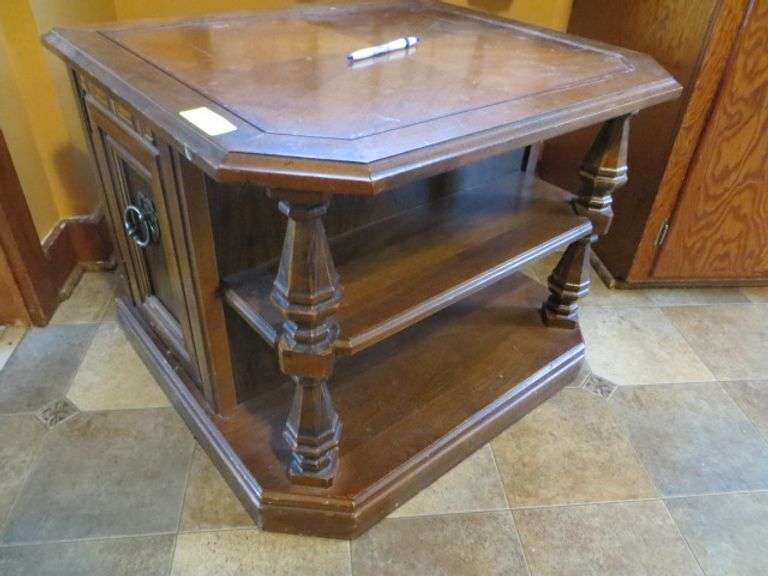 End Table - 21x24x27"