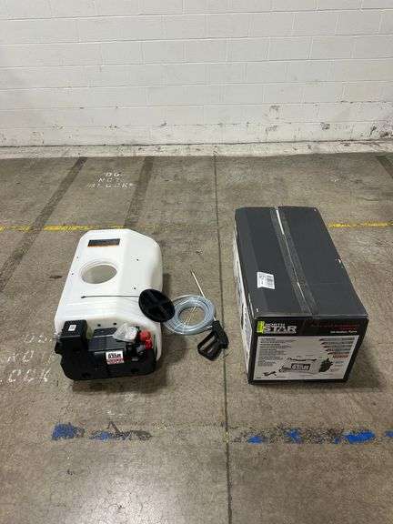 NorthStar ATV Boomless Broadcast & Spot Sprayer, 26 Gal.