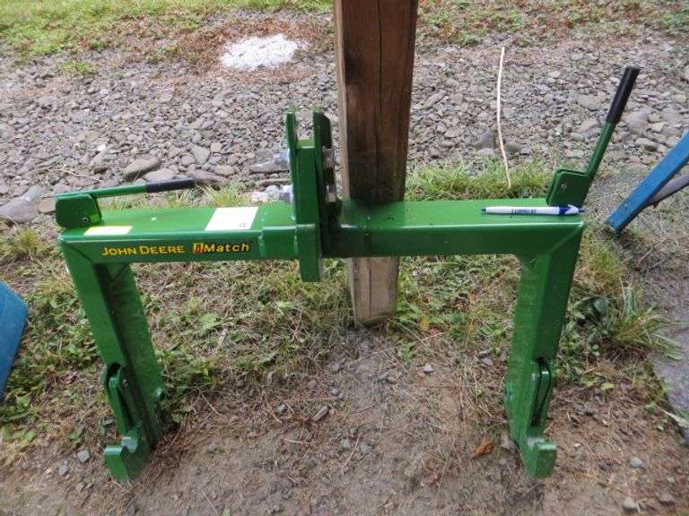 John Deere Quick Hitch for Compact Tractor
